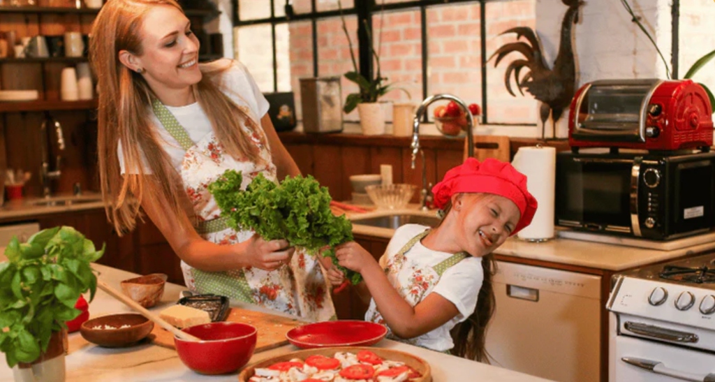 Ayşe Yılmaz with her daughter